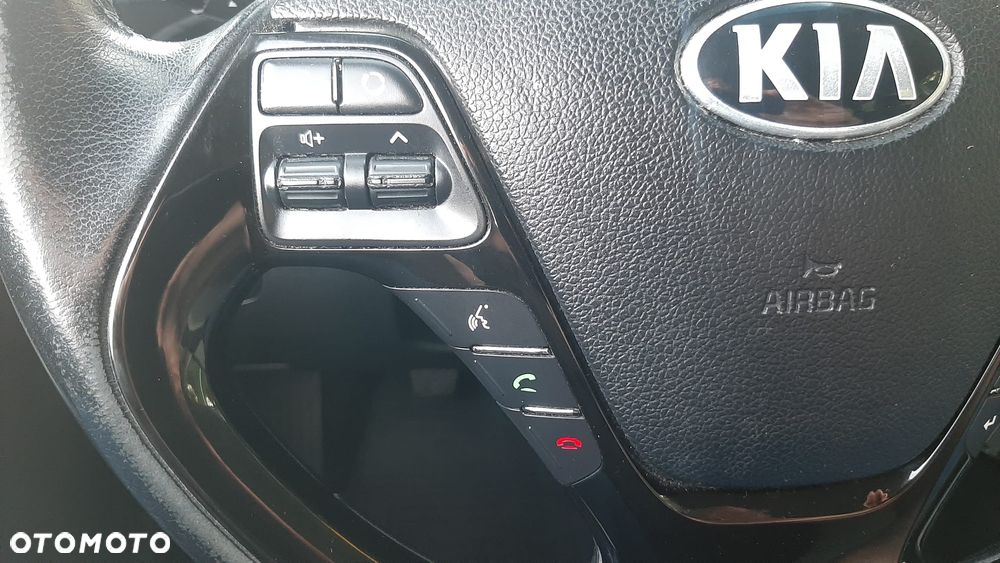 Kia Ceed 1.6 GDI Dream Team Edition - 18