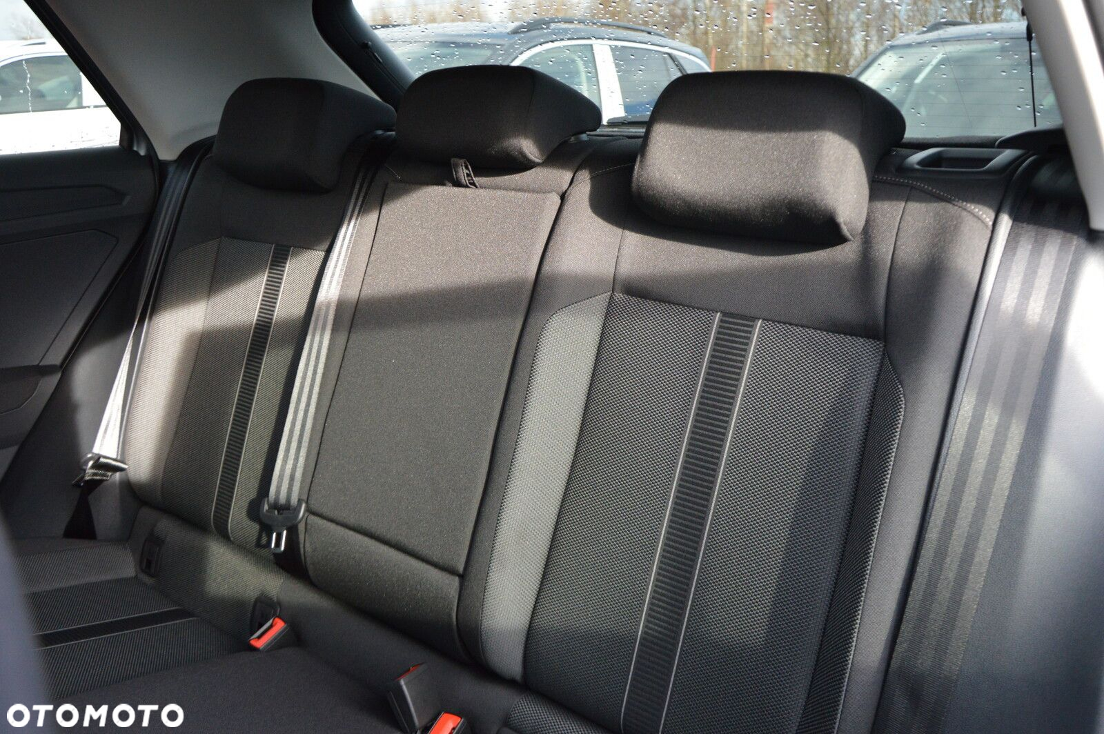 Volkswagen T-Roc - 16