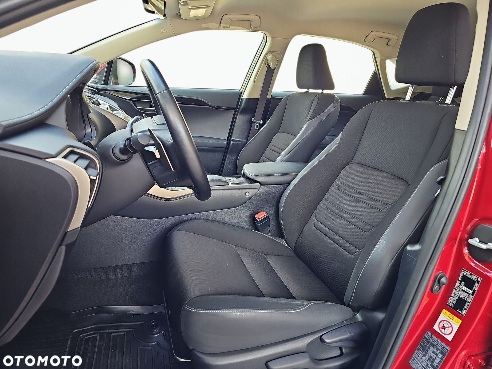 Lexus NX 300h Business Edition AWD - 11