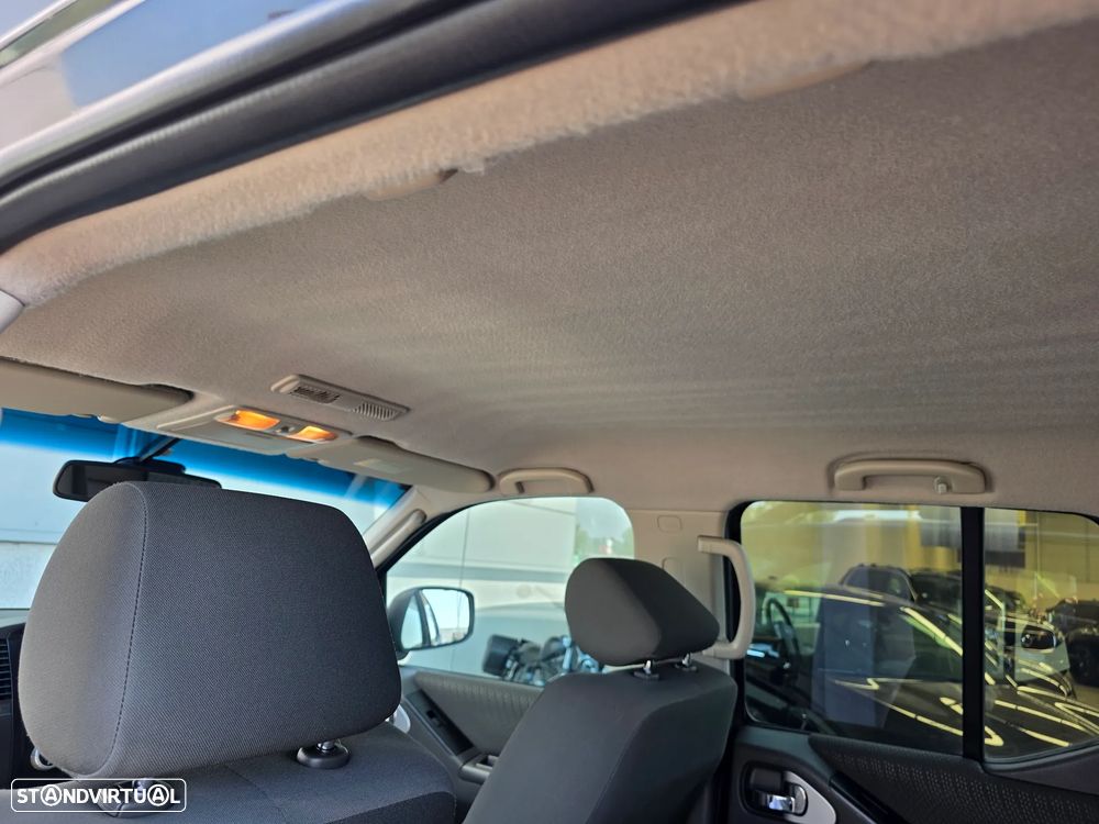 Nissan Navara 2.5 dCi CD LE 4WD - 24