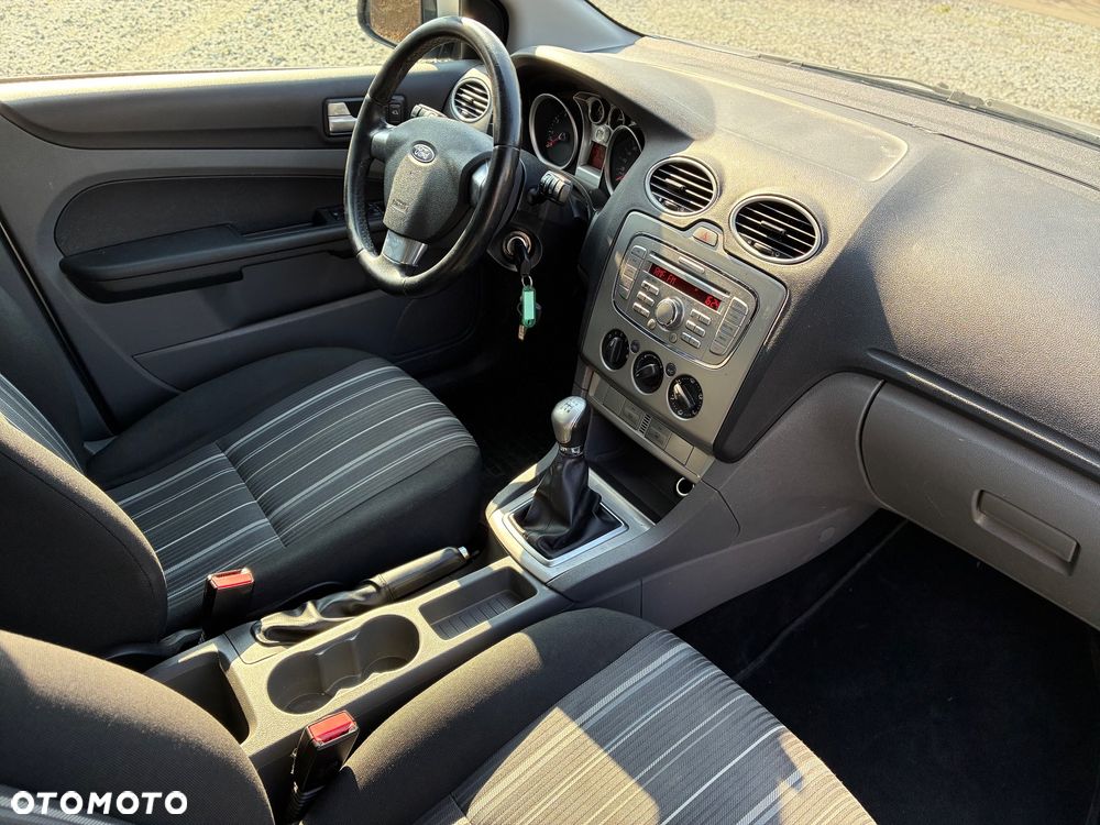 Ford Focus 1.6 Trend - 10