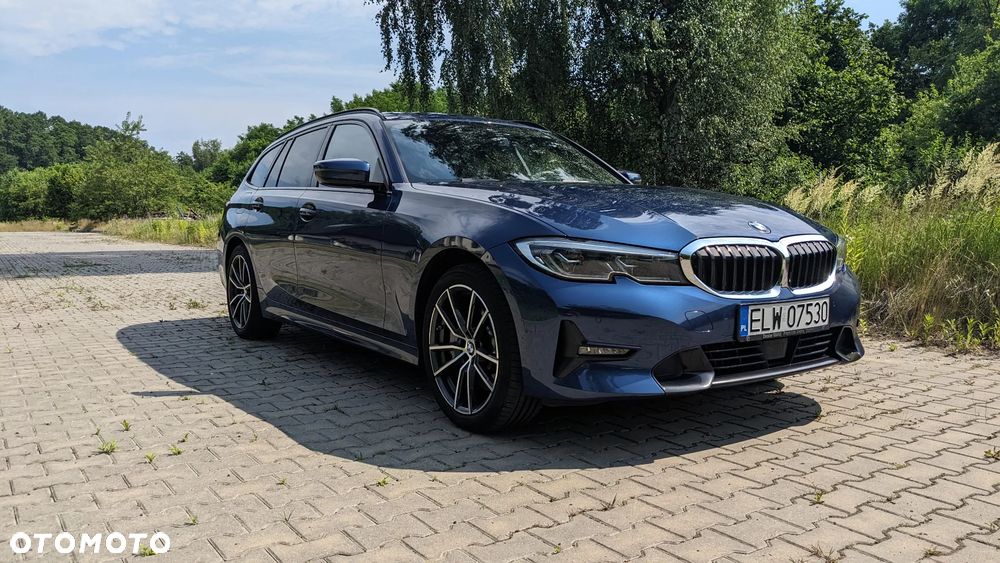 BMW Seria 3 330i xDrive Sport Line - 2