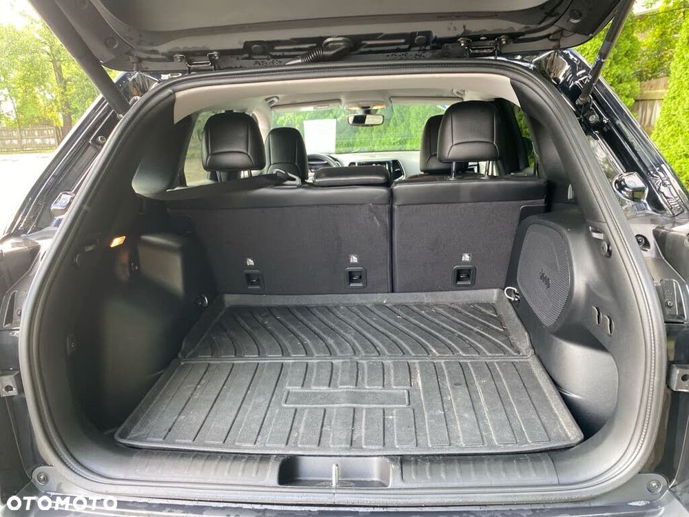 Jeep Cherokee - 17