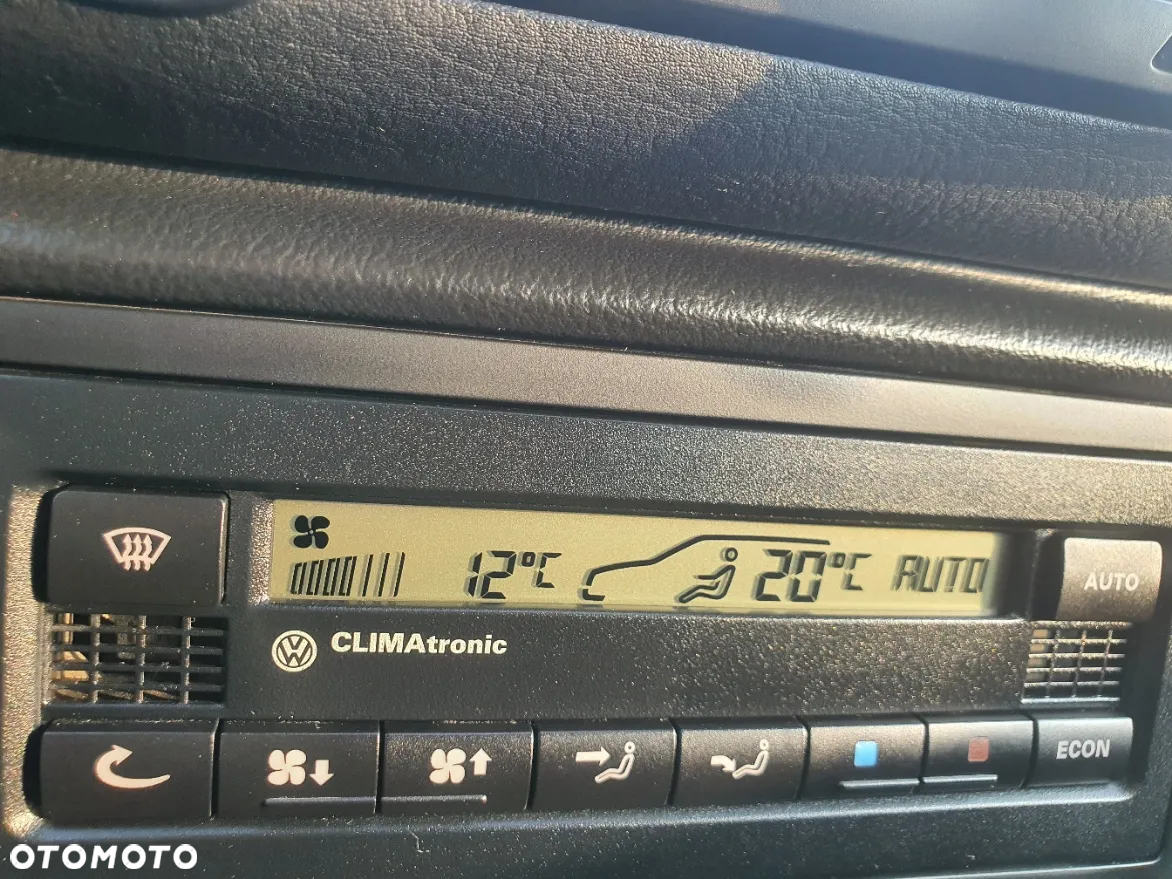 Volkswagen Passat 1.8 Comfortline - 36