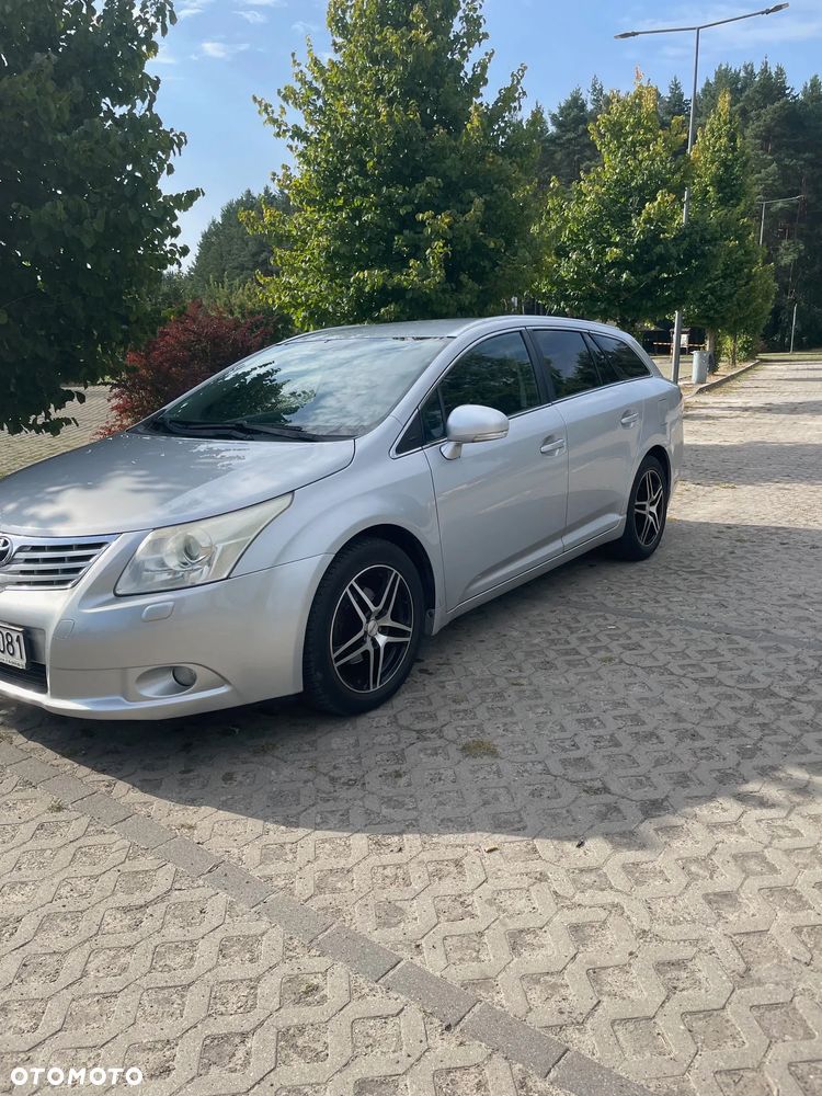 Toyota Avensis 2.0 D-4D Luna - 1