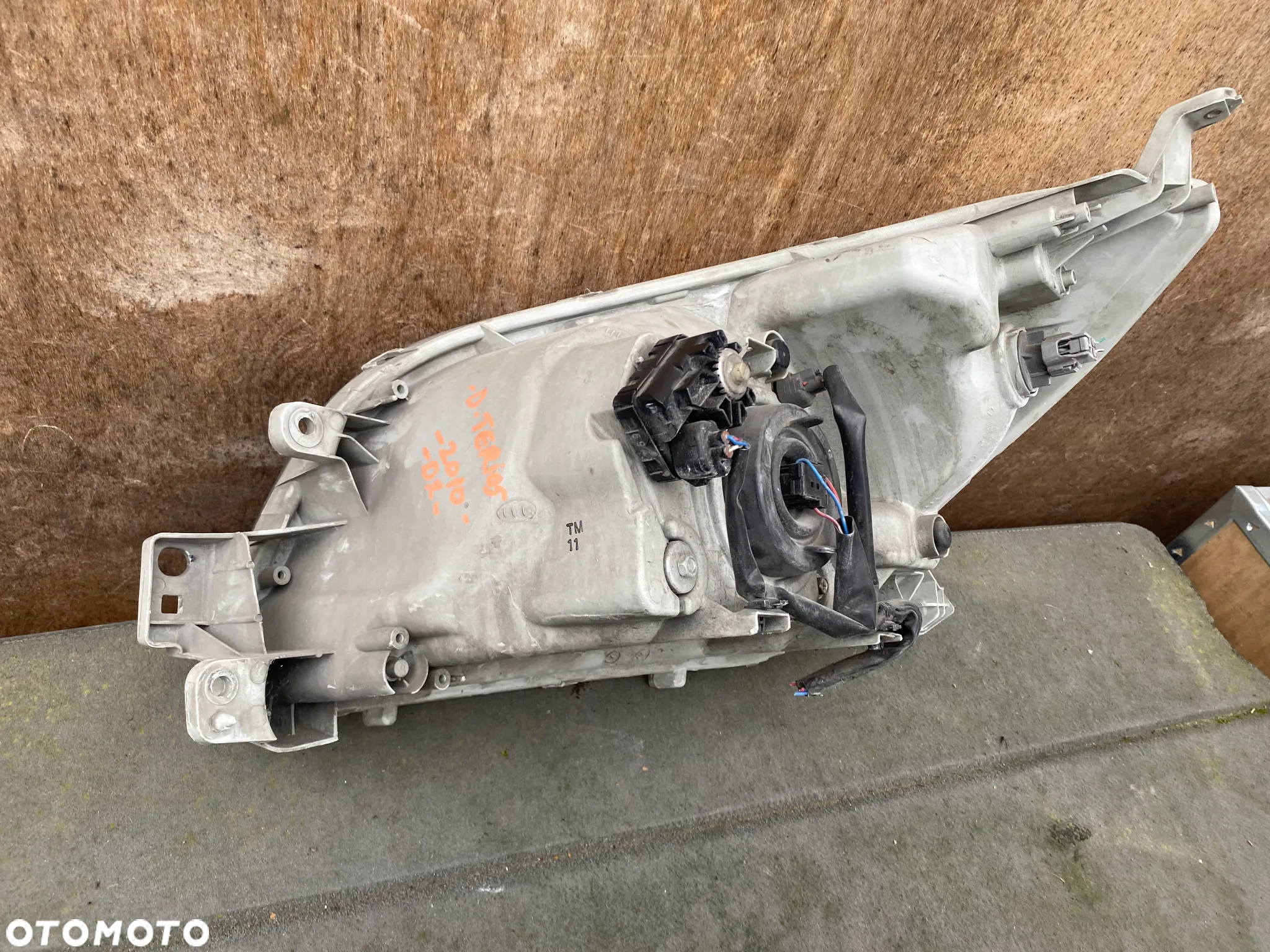lampa terios II prawa eu cała - 4