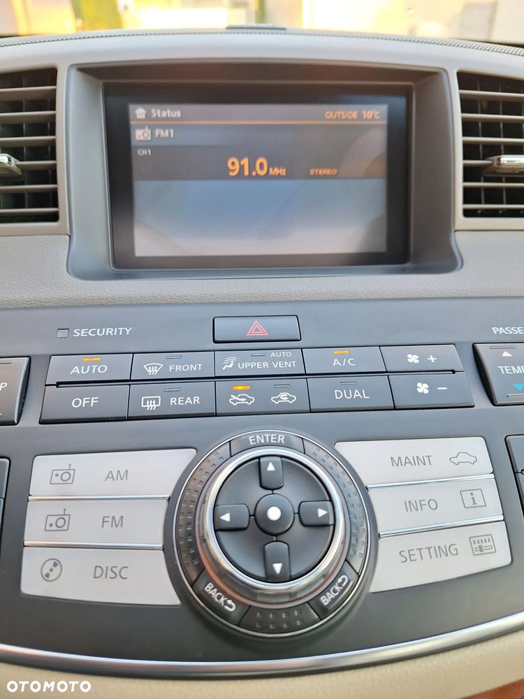 Infiniti M - 37