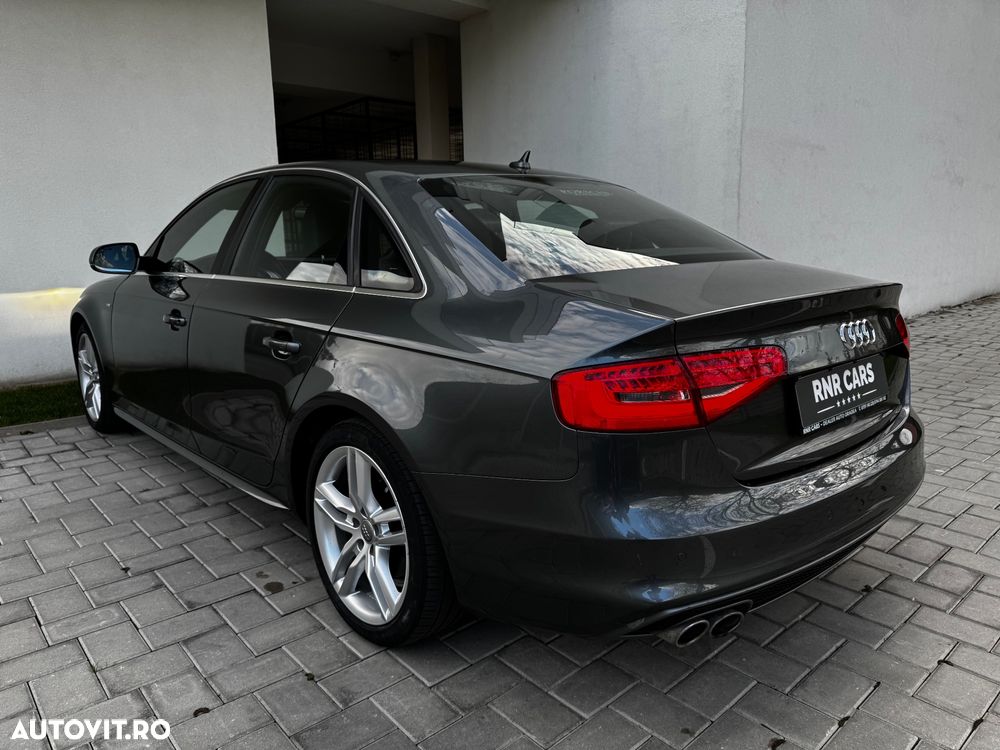 Audi A4 2.0 TDI DPF quattro S tronic S line Sportpaket - 2