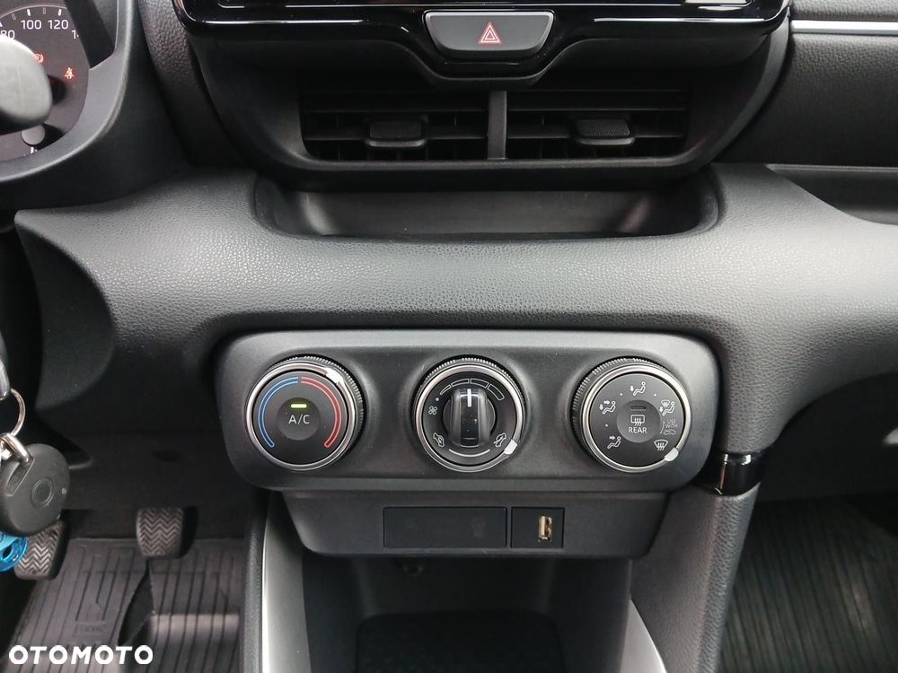Toyota Yaris - 33