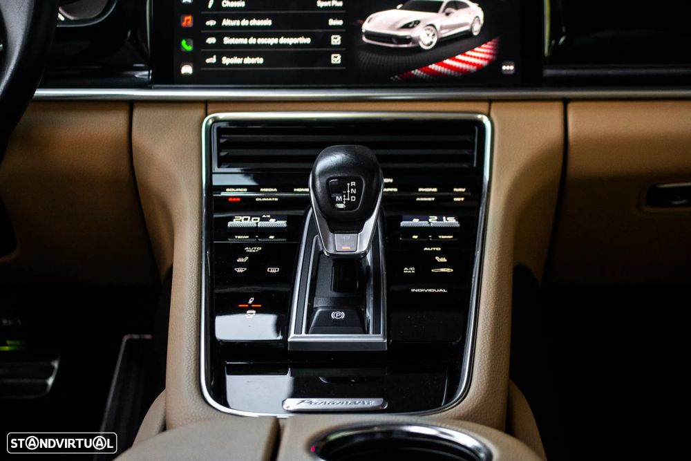 Porsche Panamera 4 E-Hybrid Platinum Edition - 40