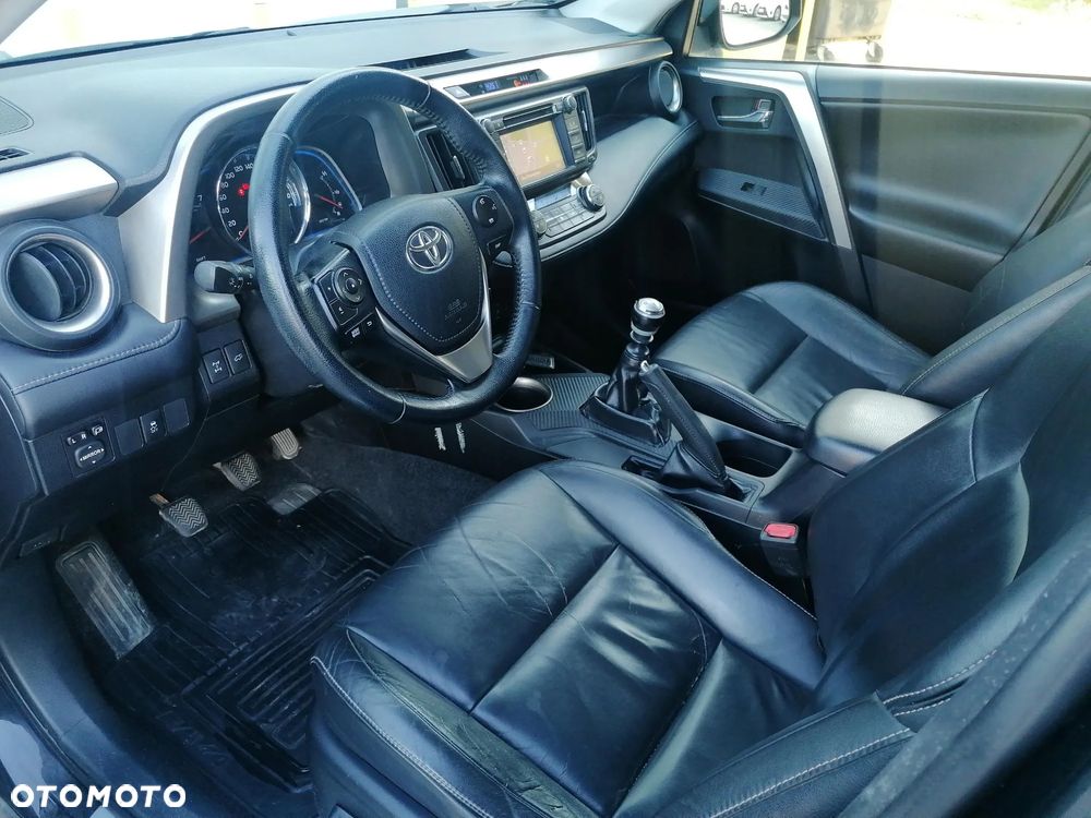 Toyota RAV4 2.2 D-4D Prestige - 14