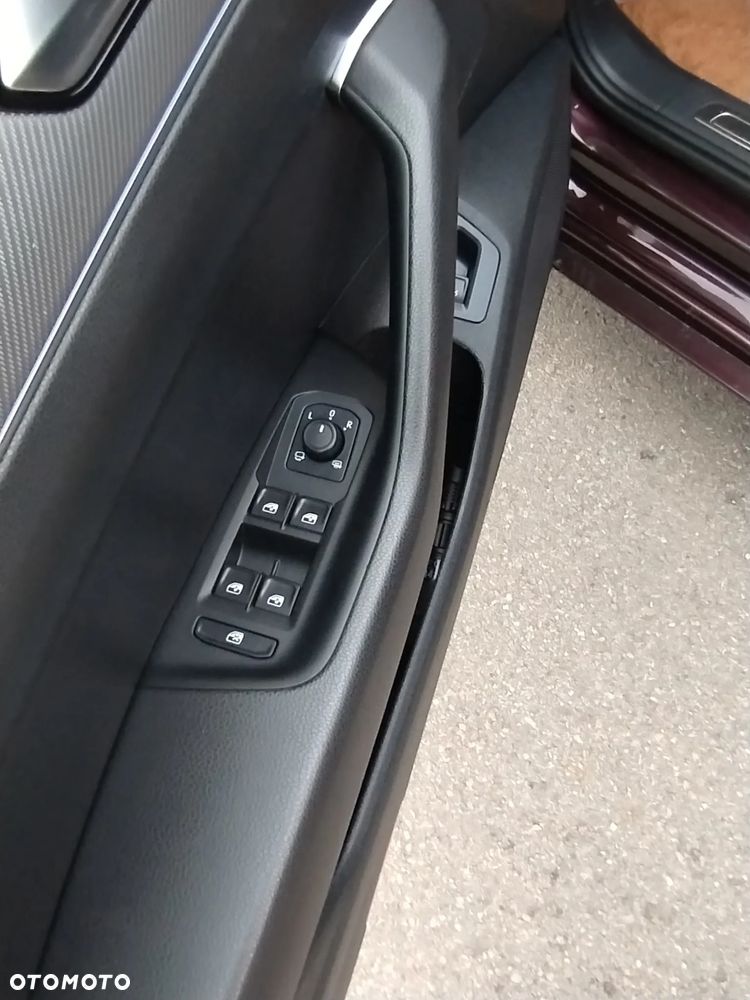 Volkswagen Arteon 2.0 TDI SCR 4Motion DSG R-Line Edition - 25