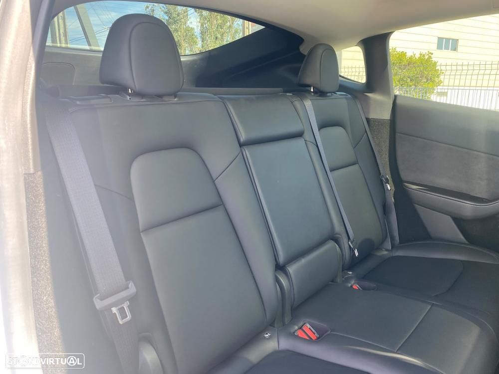 Tesla Model Y Standard RWD - 9