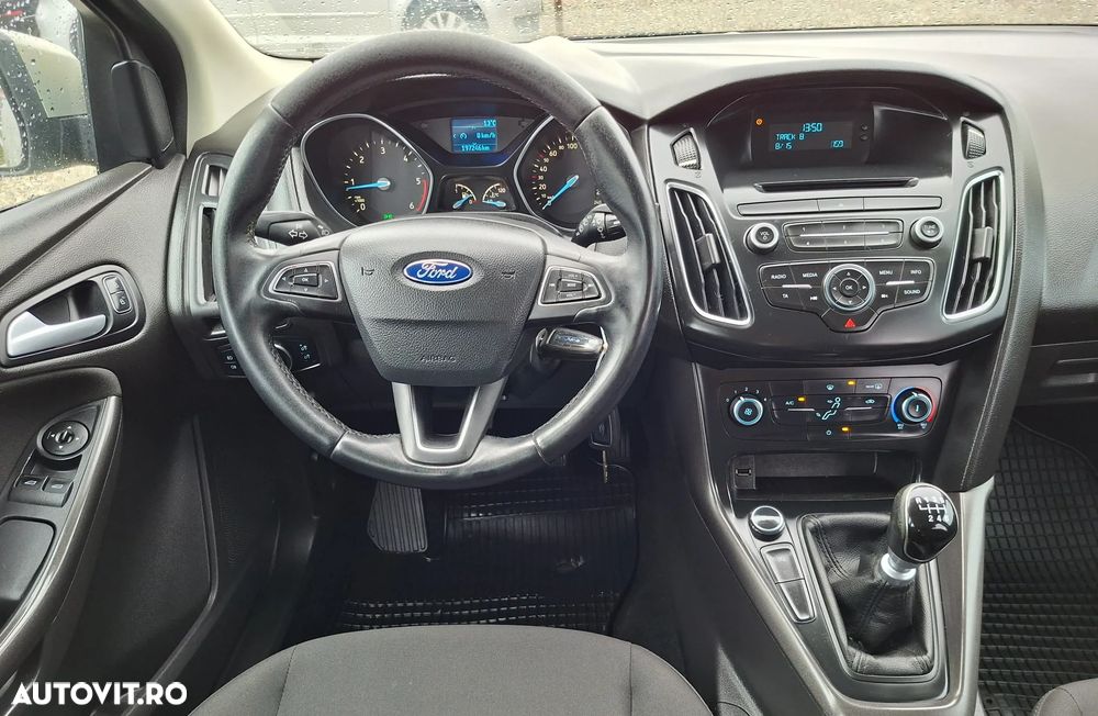 Ford Focus - 11