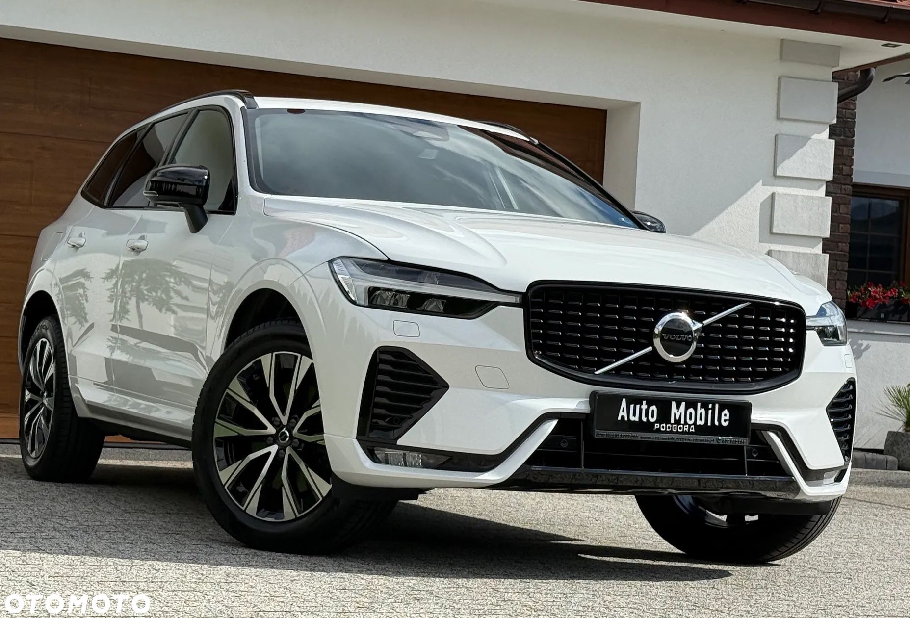 Volvo XC 60 B4 D AWD Plus Dark - 1