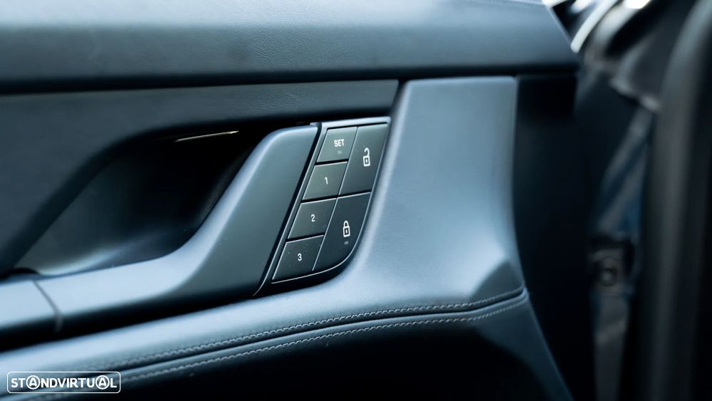 Porsche Taycan Standard - 21