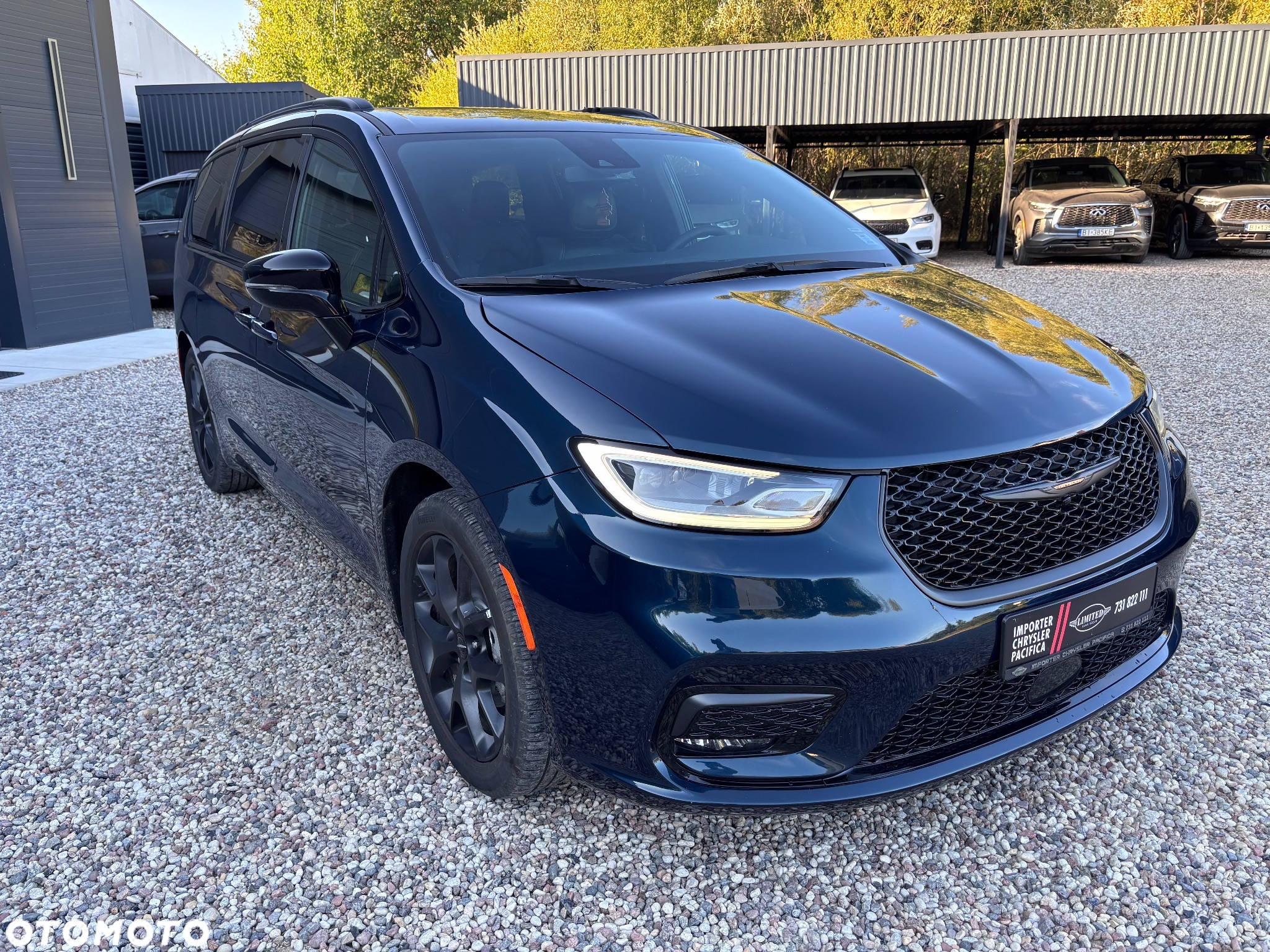 Chrysler Pacifica - 2