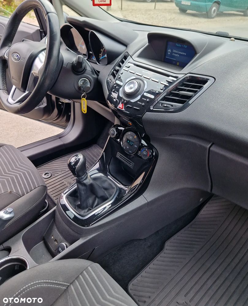 Ford Fiesta 1.6 TDCi DPF Titanium - 17