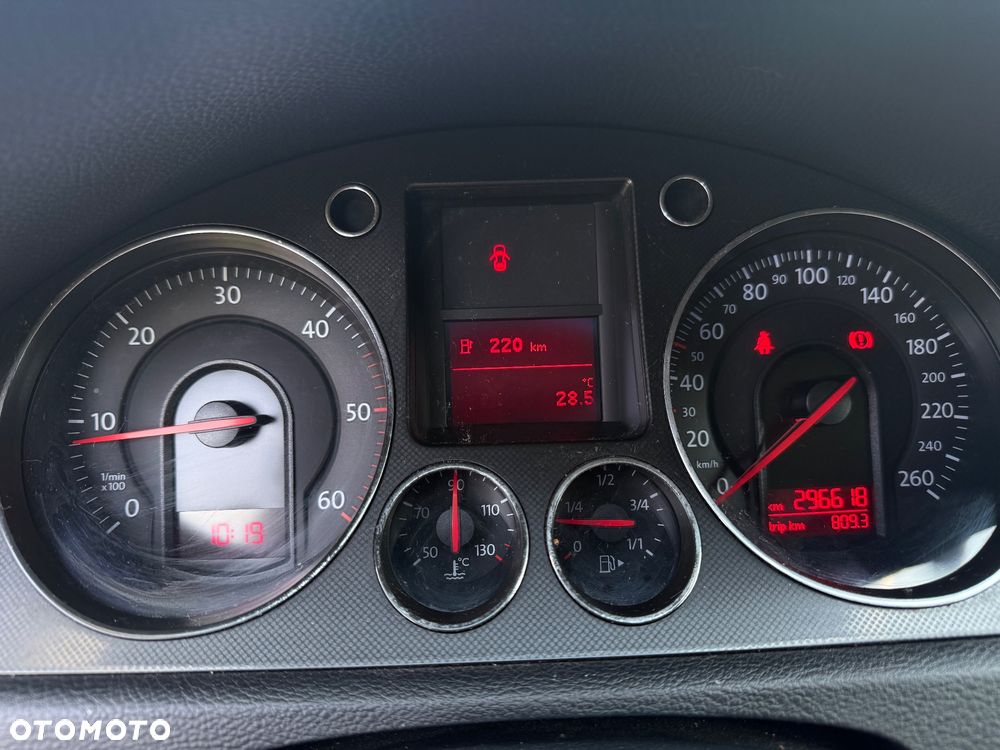 Volkswagen Passat 1.9 TDI Comfortline - 10