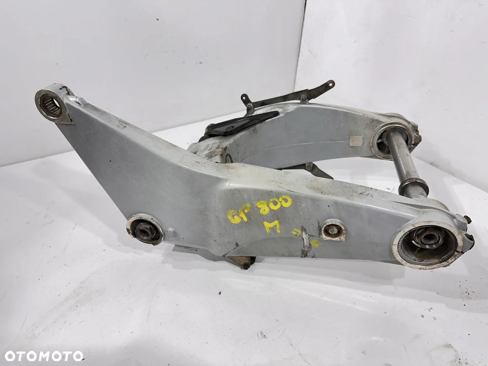 Wahacz Gilera GP 800 - 1