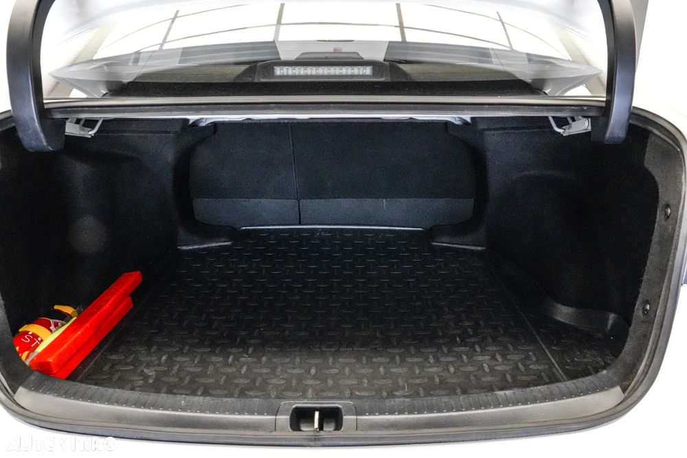 Toyota Corolla 1.5 TNGA MT Business - 22