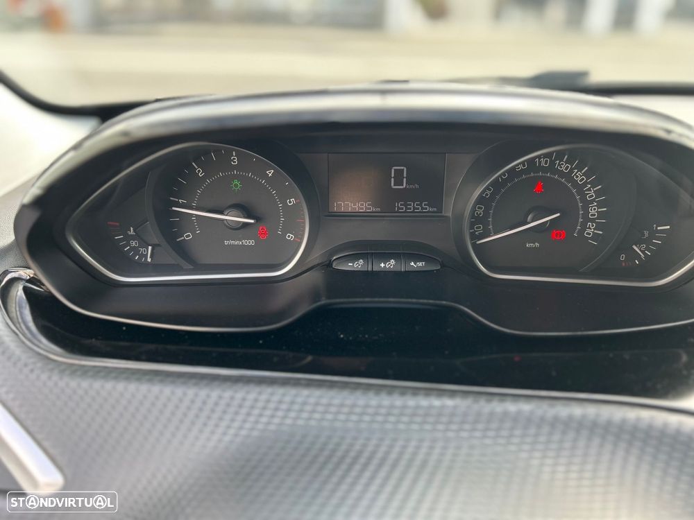 Peugeot 208 1.6 BlueHDi Style - 19