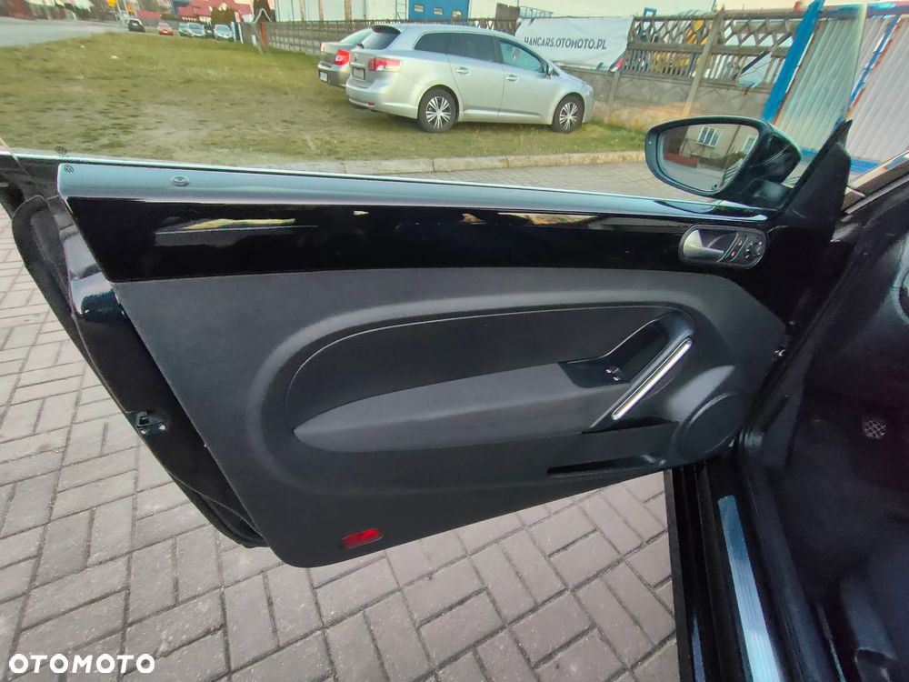 Volkswagen Beetle The 1.6 TDI DPF Blue Motion Technologie Design - 16