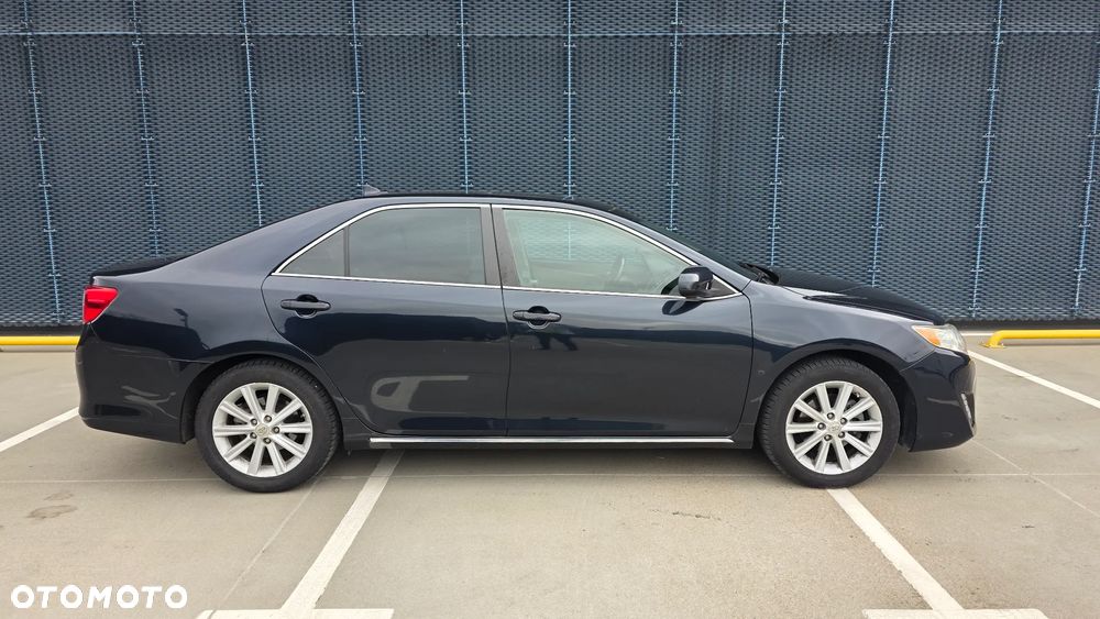 Toyota Camry - 5