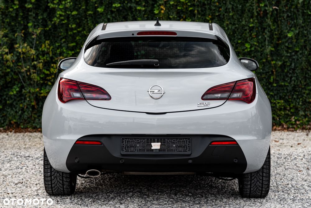 Opel Astra IV GTC 1.6 T Sport - 8