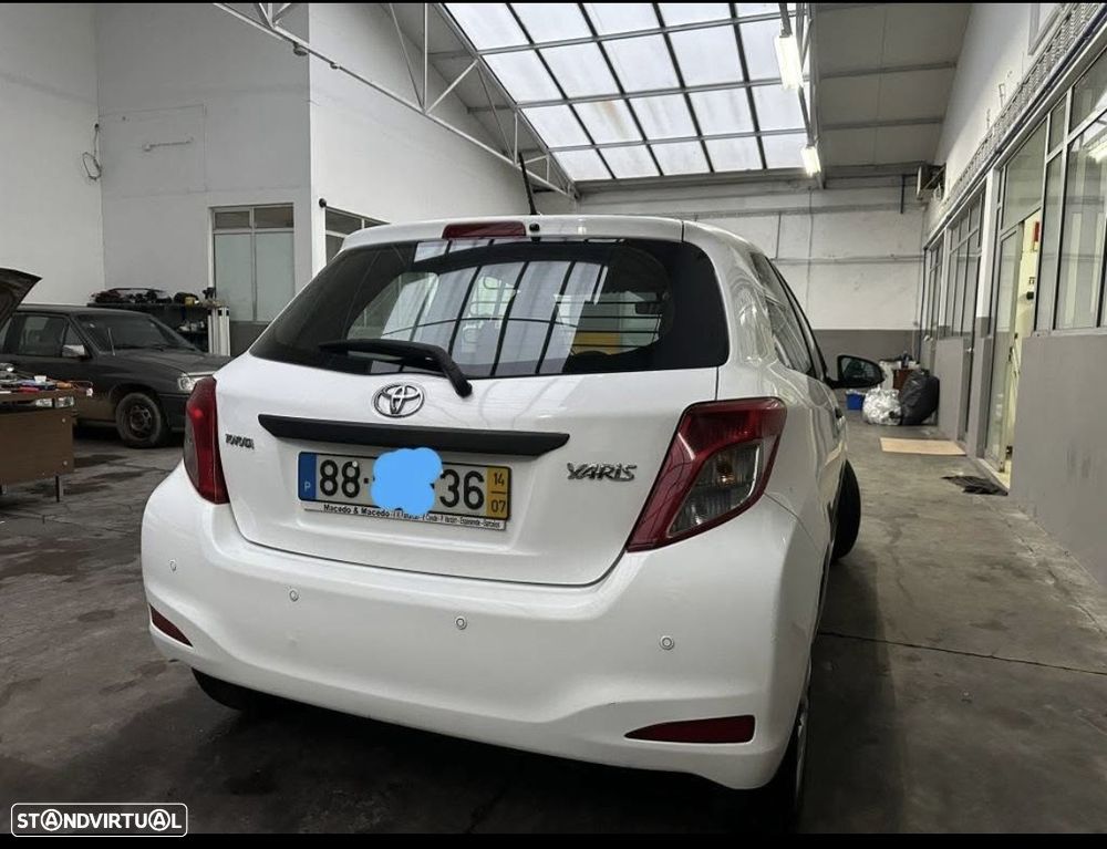 Toyota Yaris 1.4 D-4D ACtive - 6