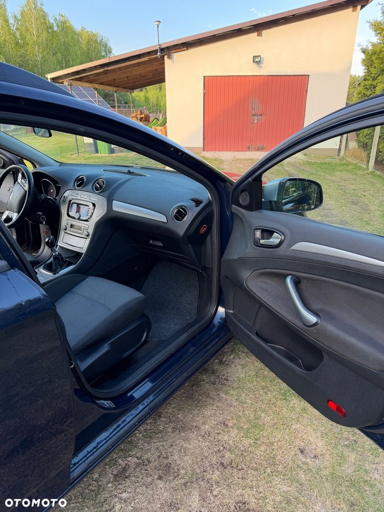 Ford Mondeo 2.0 TDCi Ambiente - 16