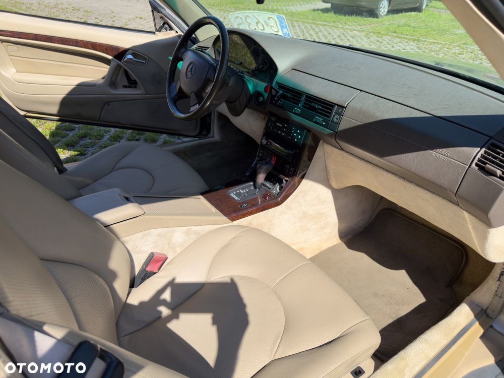 Mercedes-Benz SL - 17