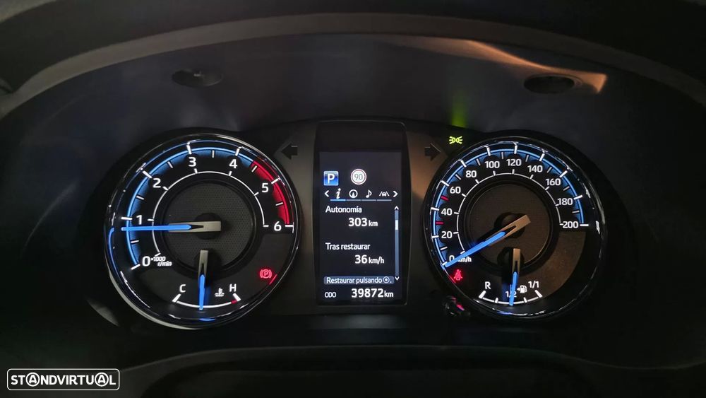 Toyota Hilux 2.8 D-4D 4WD GR Sport II - 44