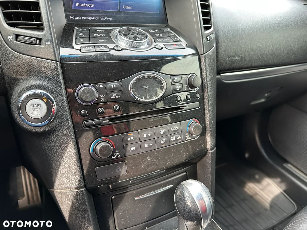 Infiniti FX - 15