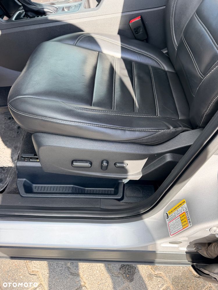 Ford Escape 2.0 EcoBoost AWD Titanium - 19