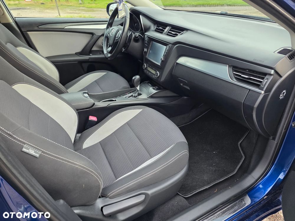 Toyota Avensis Touring Sports 1.8 Multidrive S Comfort - 25