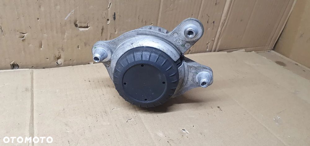 Łapa poduszka silnika Mercedes E-Klasa W213 3.0 CDI A2132402500 - 4