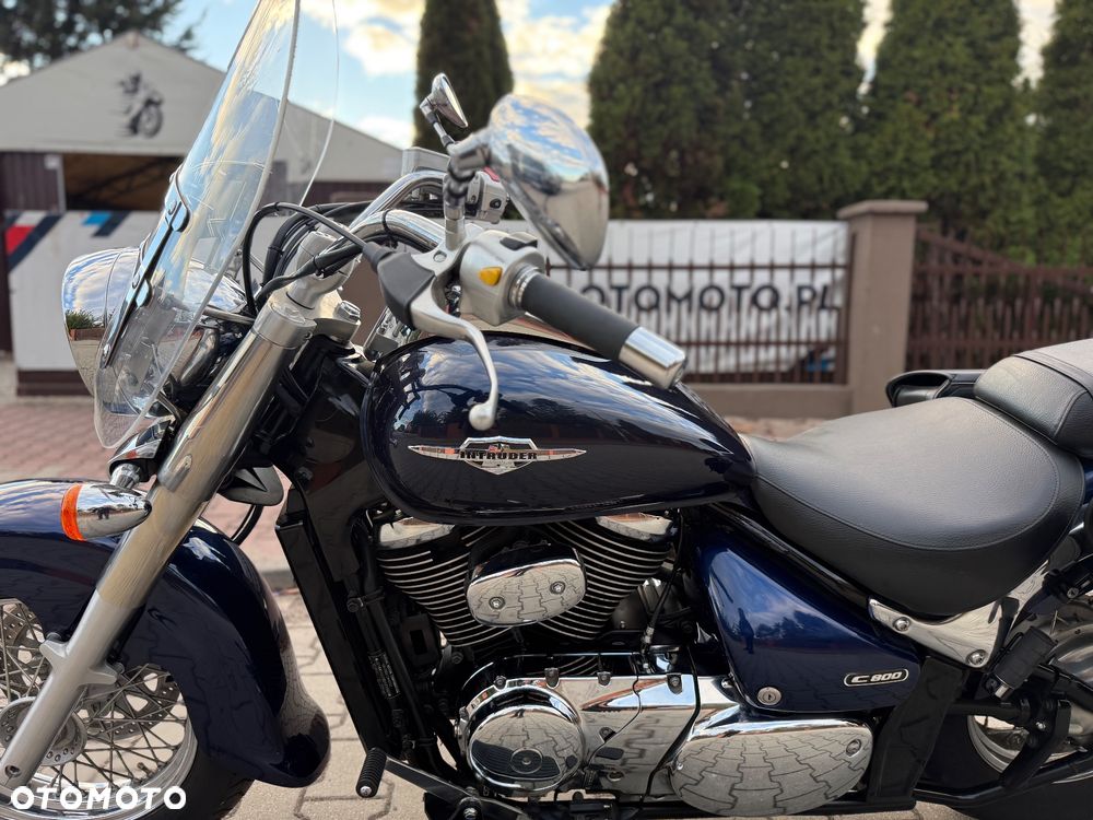 Suzuki Intruder - 22