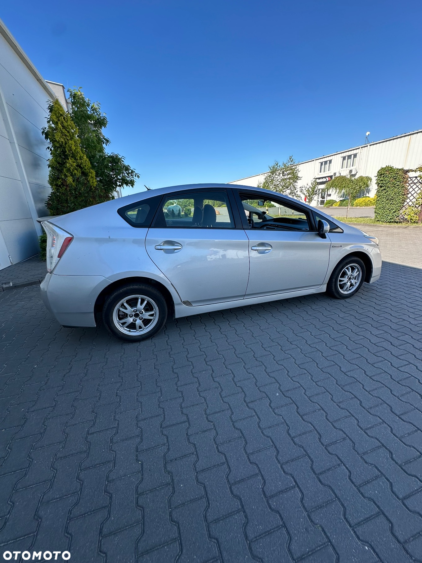 Toyota Prius (Hybrid) - 5