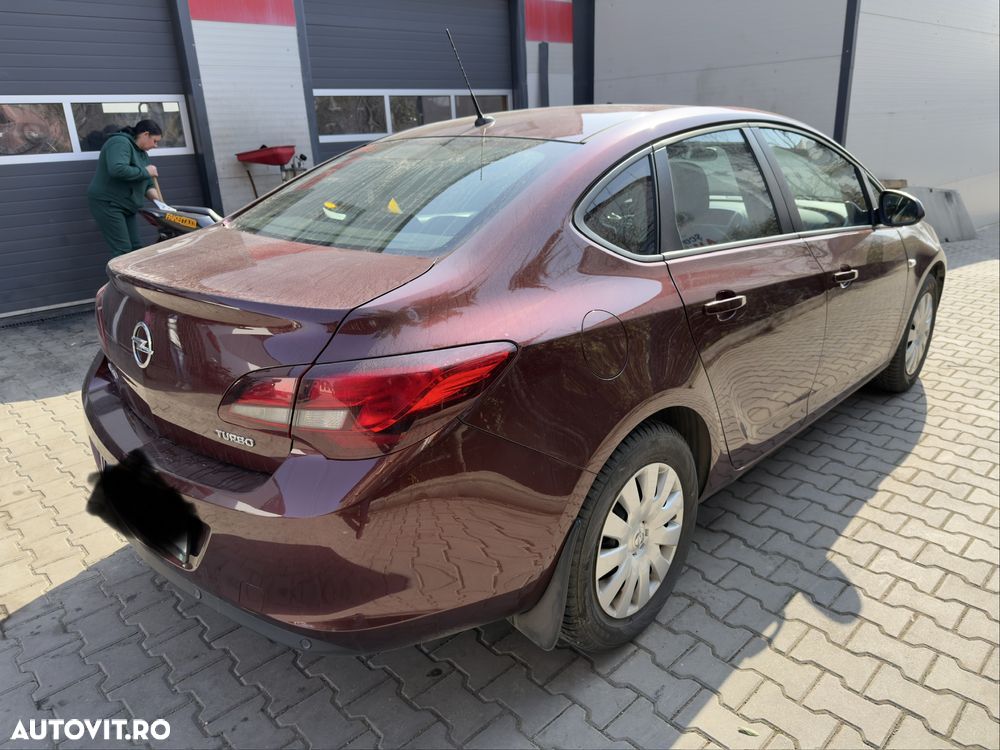 Opel Astra 1.4 Turbo - 2