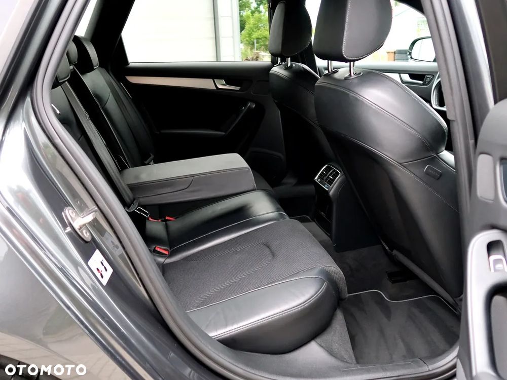 Audi A4 Avant 2.0 TDI DPF clean diesel multitronic S line Sportpaket - 8