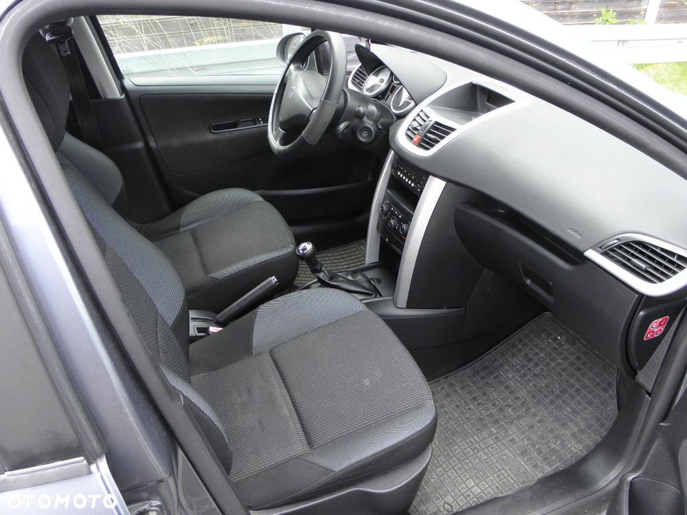 Peugeot 207 1.4 HDi Trendy - 21