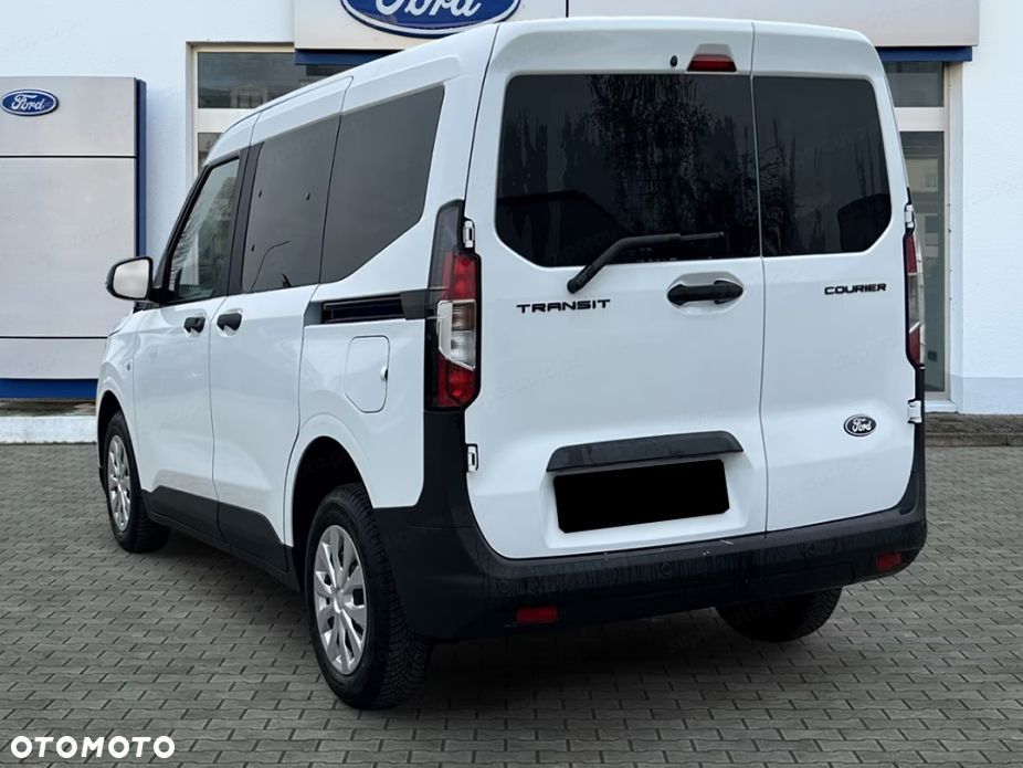 Ford Transit Courier - 9