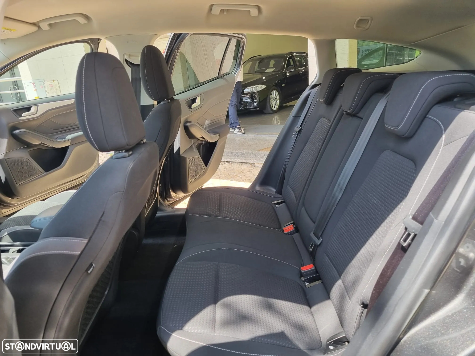 Ford Focus SW 1.0 EcoBoost Business - 11