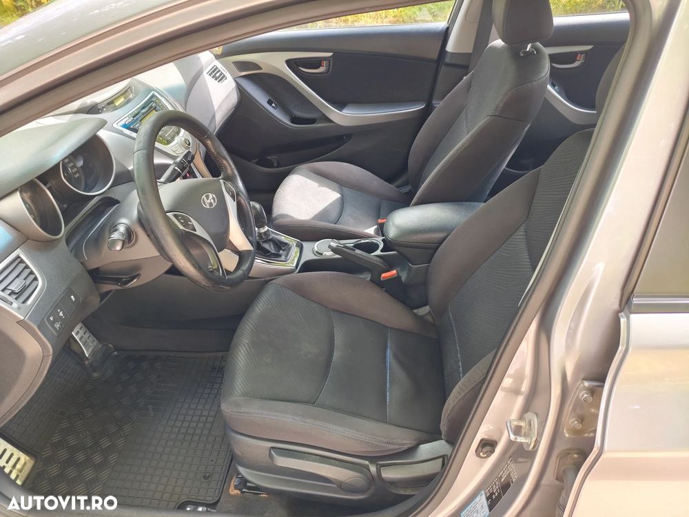 Hyundai Elantra 1.6 MPi Highway - 11