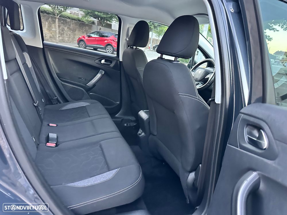 Peugeot 2008 1.6 BlueHDi Style - 41