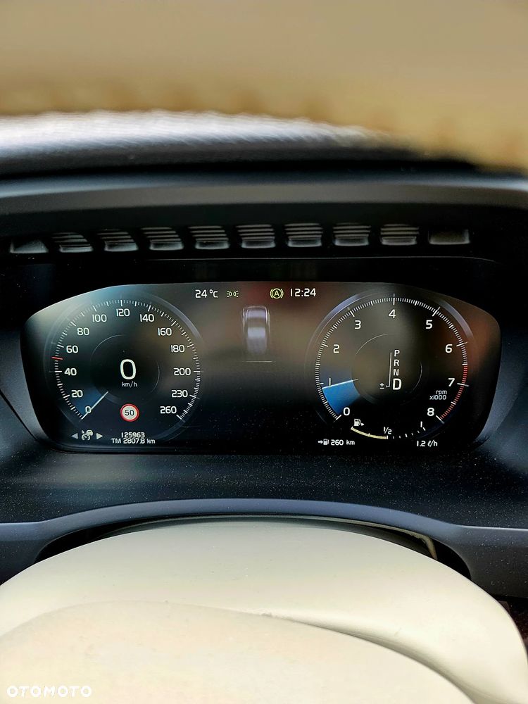 Volvo XC 90 T6 AWD Momentum 7os - 26