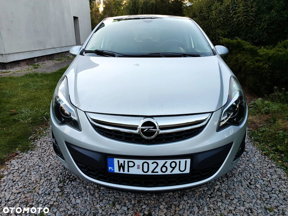 Opel Corsa 1.4 16V Cosmo - 11