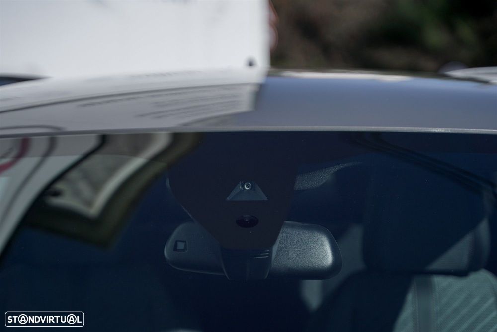 Peugeot 2008 1.2 Hybrid Allure e-DCS6 - 11