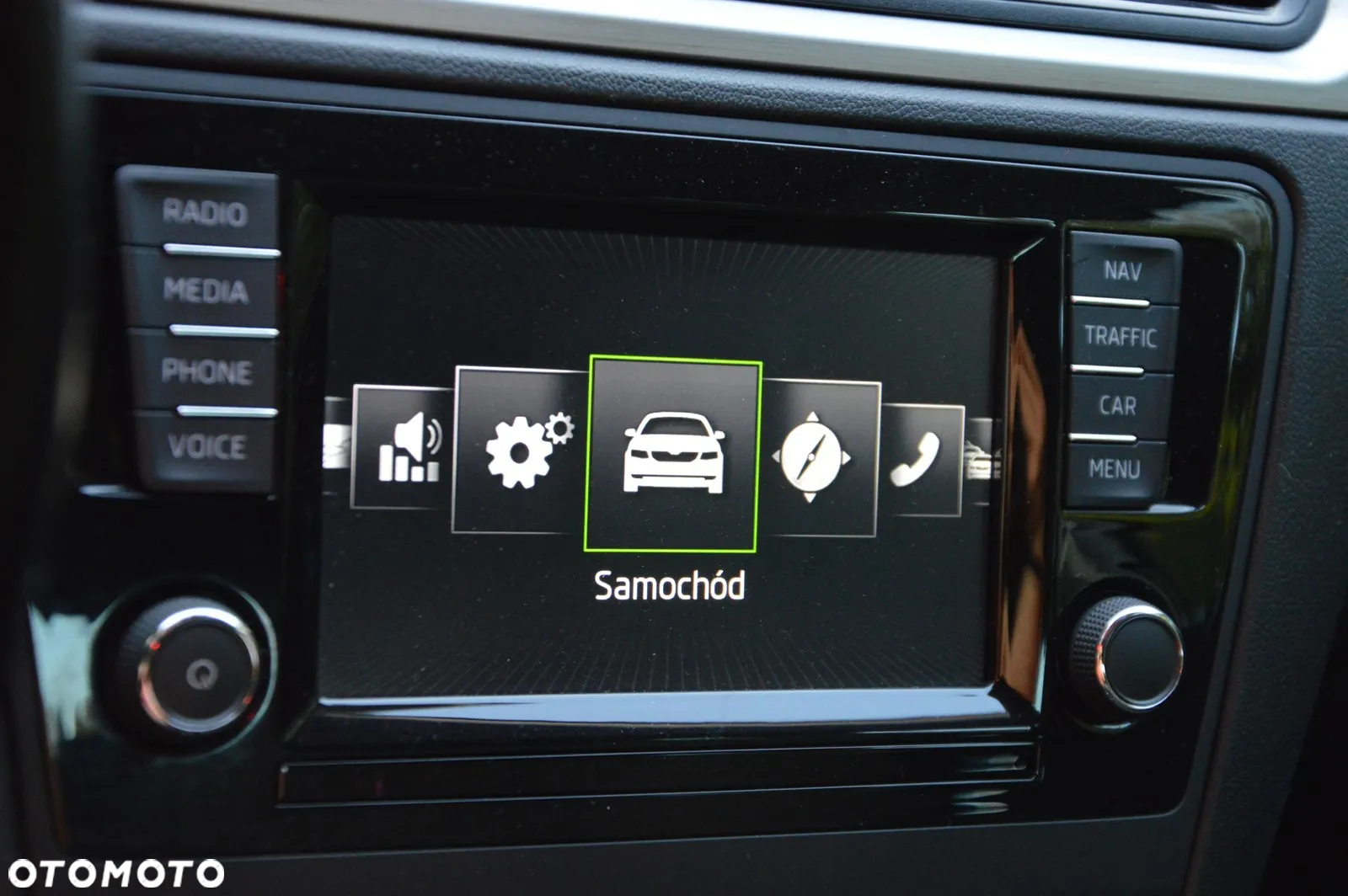 Skoda RAPID 1.2 TSI Edition - 33